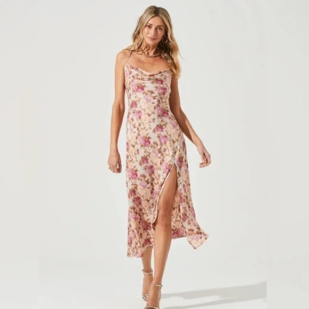 ASTR Gaia Floral Midi Dress